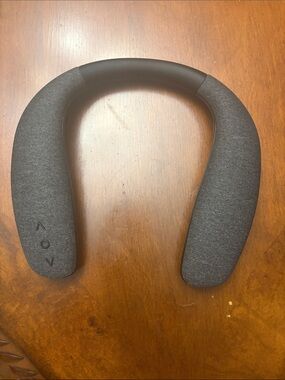 VOY Fabric Neckband Speaker in Charcoal